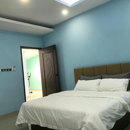 Homestay Stardow~星窗名宿~ Johor Bahru Luaran gambar