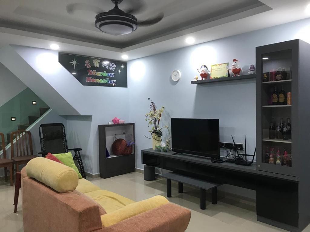 Homestay Stardow~星窗名宿~ Johor Bahru Luaran gambar