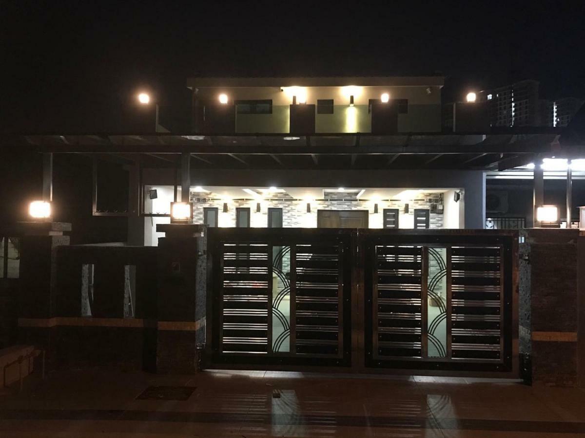 Homestay Stardow~星窗名宿~ Johor Bahru Luaran gambar