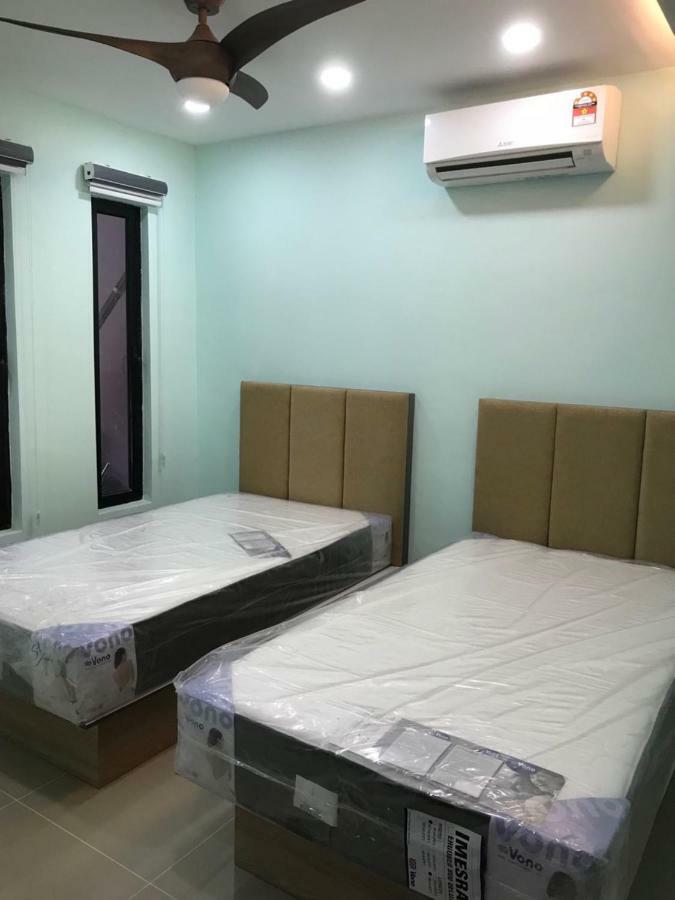 Homestay Stardow~星窗名宿~ Johor Bahru Luaran gambar