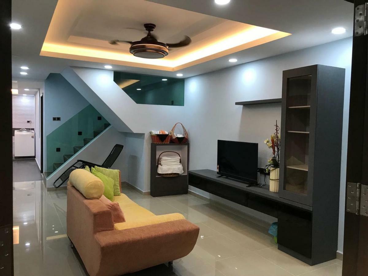 Homestay Stardow~星窗名宿~ Johor Bahru Luaran gambar